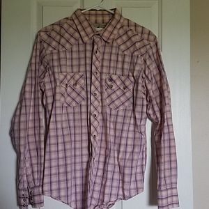 Wrangler western snap shirt. Size M